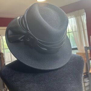 Betmar New York Black Wool Felt Fedora Hat Satin Band Buckle Unisex L